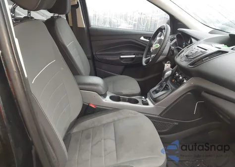 2015 Ford Escape Se z USA, uszkodzony, nr VIN 1FMCU9G92FUC64814